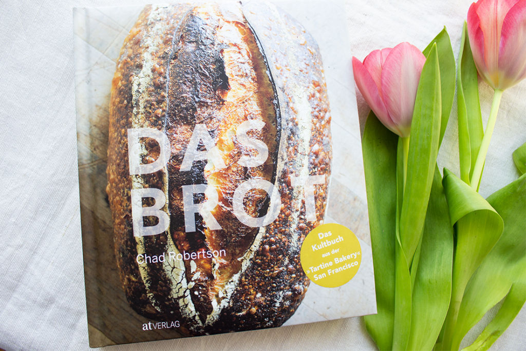 Das Brot: ein wunderschönes Backbuch mit schönen Texten zum Thema Brotbacken.