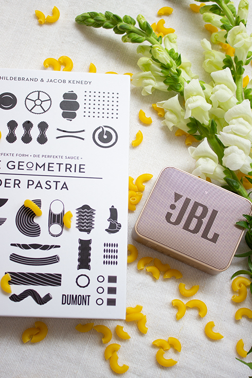 Meine Lieblinge des Monats im Juni: JBL Go, Die Geometrie der Pasta und Löwenmäulchen