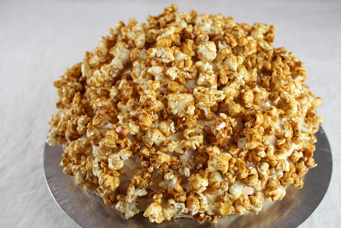 Schokoladentorte-Karamell-Popcorn: aufwändig, aber es lohnt sich!